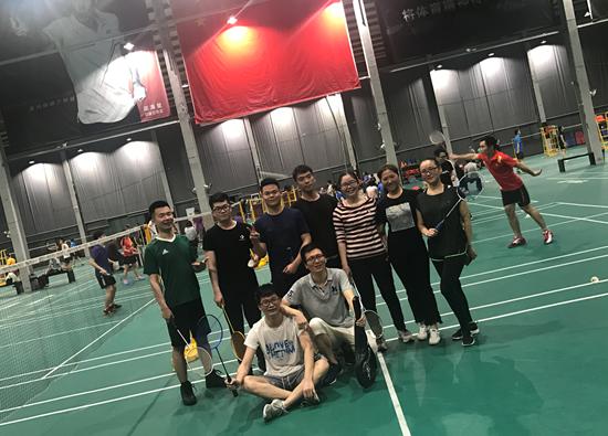 亞泰光電各部門員工周末羽毛球文娛活動