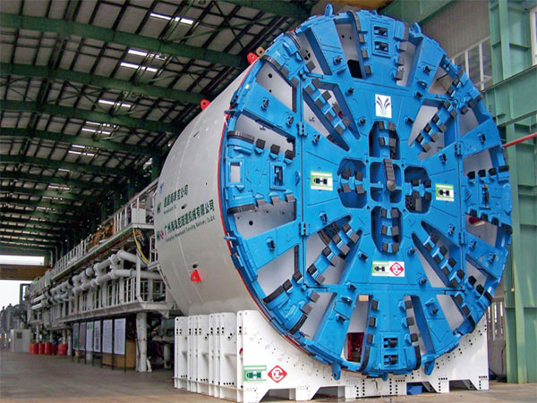 盾構機的了解：盾構機是個高度集成、復雜的系統，也稱挖掘機